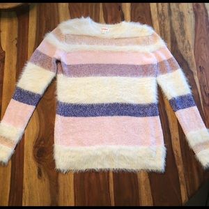 Fuzzy, super soft sweater💗